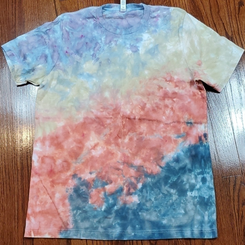 Manacotti tye die tshirt - L